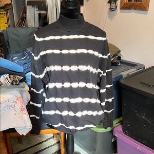 Wild Fable Black and White Knit Top